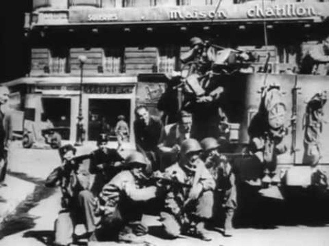 US forces return to recapture the Philippines