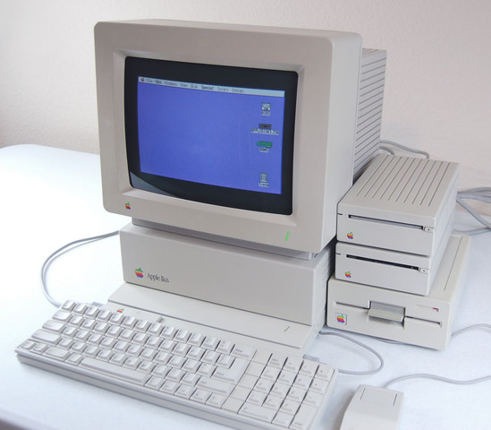 The Apple IIGS is introduced