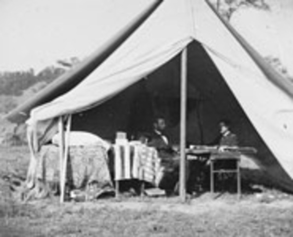 Lincoln delivers the Emancipation Proclamation