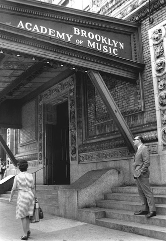 Oscar Wilde in Brooklyn