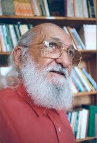 PAULO FREIRE