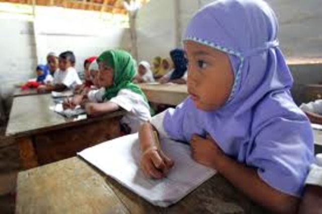 continuing economic chaos into which Cambodia had been plunged