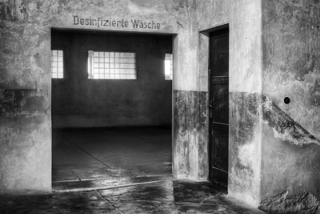 gas chambers in Auschwiz