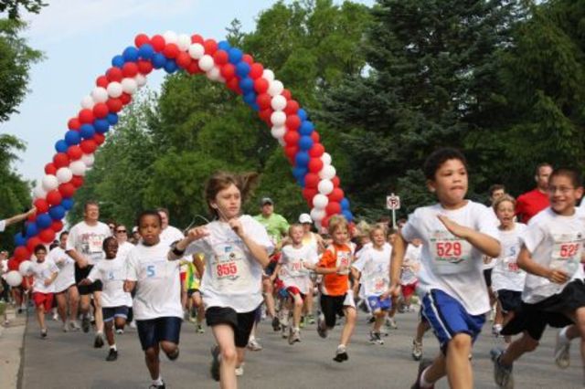 Glen Ellyn Auxiliary Board Runs Hoof it for Hephzibah