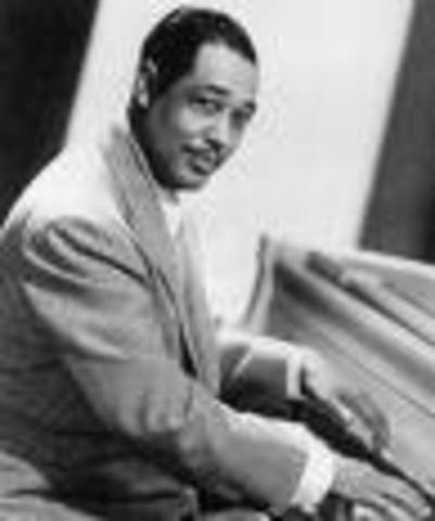 Duke Ellington Plays at a Preformence that Greatly Helps His Career