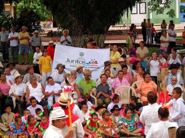 trabajador social promueve ayuda social