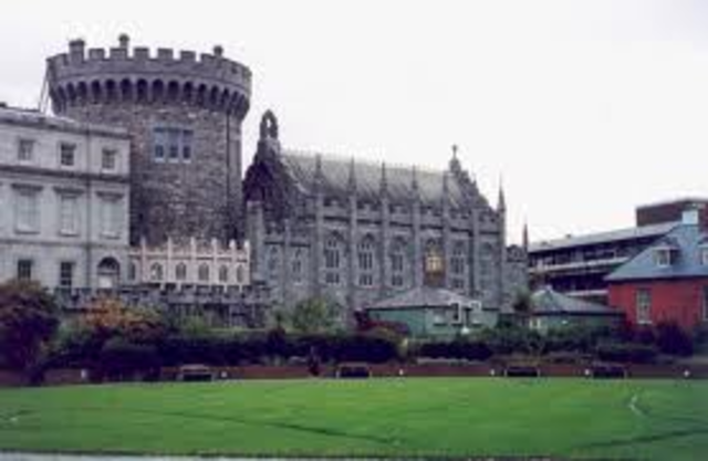 Fondation de la ville de Dublin en Irland par des colons vikings danois
