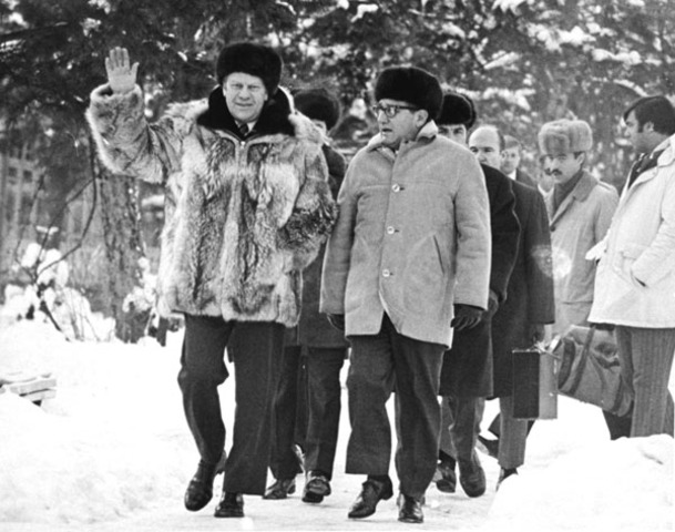 Kissinger meets Brezhnev