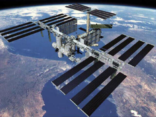 US shuttle joins Russian space station