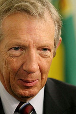 Lorne Calvert becomes the leader of the Saskatchewan New Democratic Party