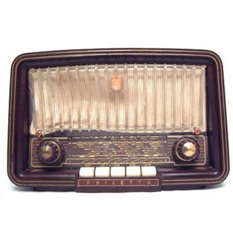 SE INTRODUCE LA RADIO EN EL PAÍS