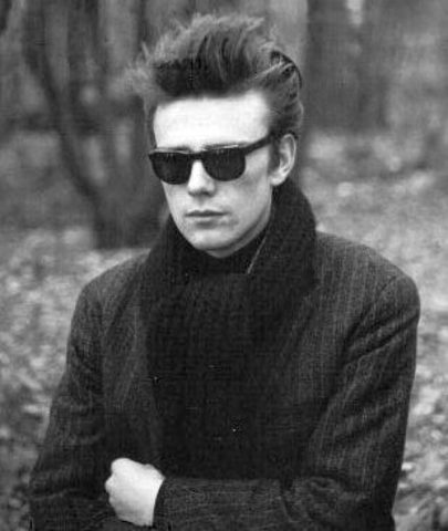 Stuart Sutcliffe parti la bande