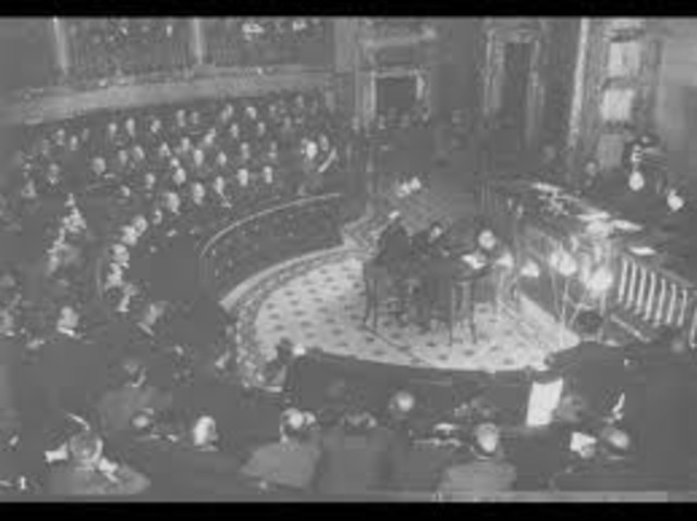 El presidente disolvió las Cortes