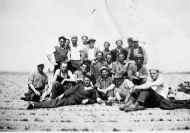 Jornaleros ocupan las fincas