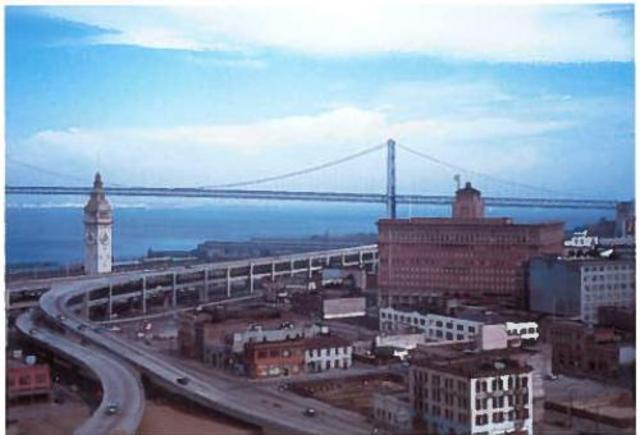 Confederate troops attack Union port