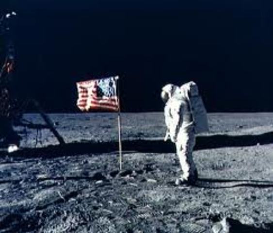 Apollo 11 Lands American on Moon