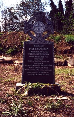 Constance visits Oscar to tell him his mother has died