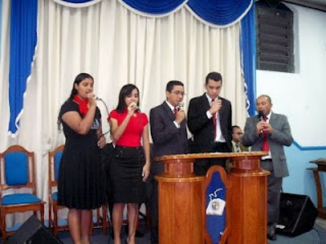 Nascimento do Grupo "Adoradores do Rei"