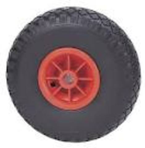 The first pneumatic car tyre