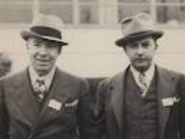 First car radio installed in a commercial car