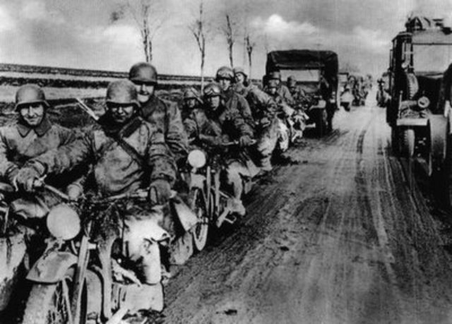 Italy Invades Greece