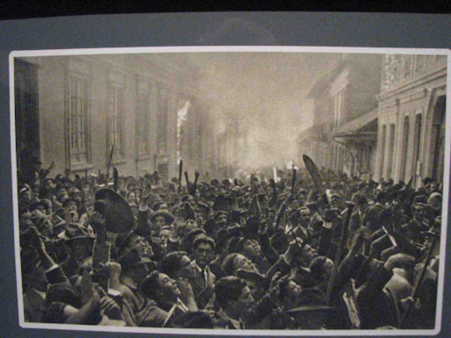 Murder of politician Jorge Eliécer Gaitán. Bogotazo riots. Starts the bipartisan violence ("La Violencia")