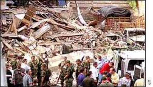 Series of attckas near Medellin 10 bombs kill one and injure 39 others