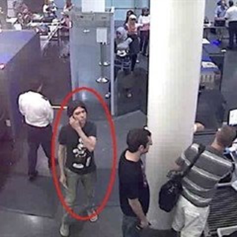 Magnotta spotted in a Paris Hotel