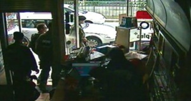 4:00 a.m.: Police learn Magnotta left France for Germany