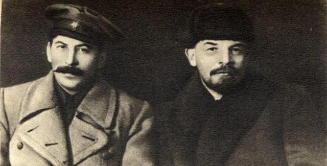 Muere Lenin y le sucede Stalin