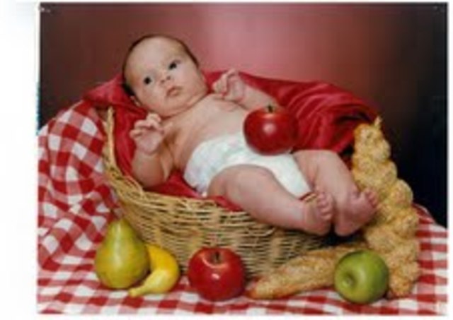 came first in a black and white baby photo compation