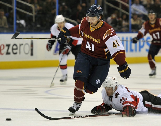 Burke signs MacArthur