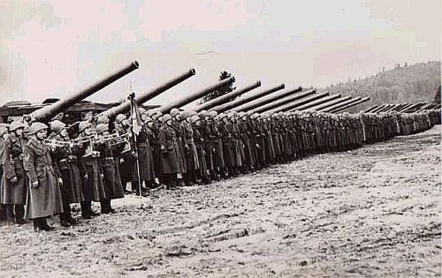 ITALIA INVADE ALBANIA