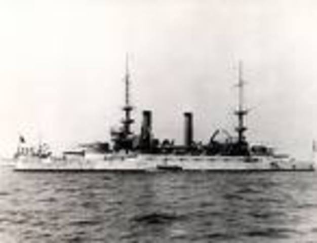 Roosevelt sends Great White Fleet Across the World
