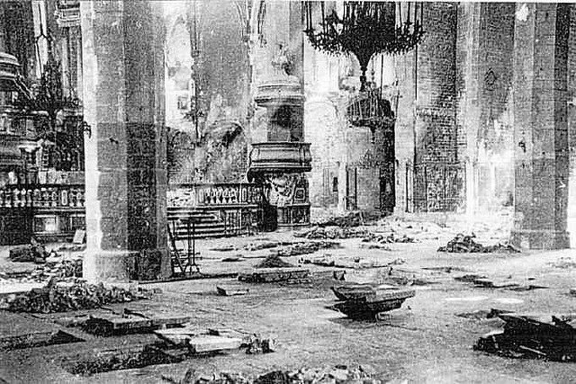 Destrucción de edificios religiosos.