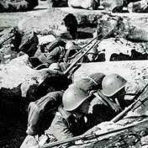 Italia invade Albania