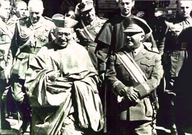 El cardenal Segura regresa de incógnito y es expulsado