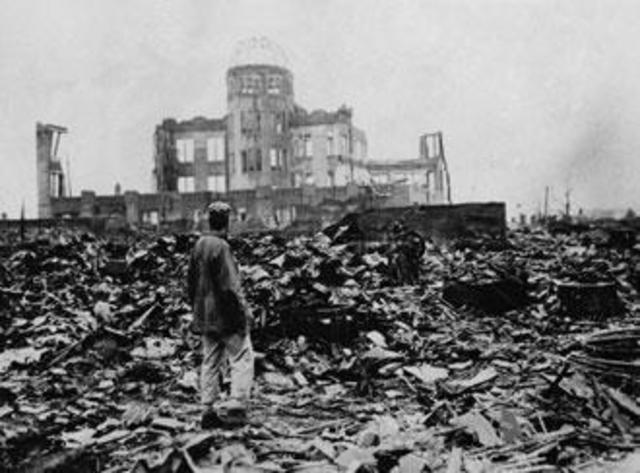EEUU lanza las bombas nucleares sobre Hiroshima y Nagasaki