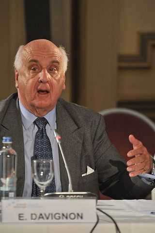 Aprobación del Informe Davignon