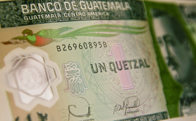 Aparicion del Quetzal (moneda).