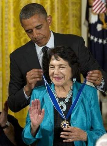Dolores receives the Medal of Freedom