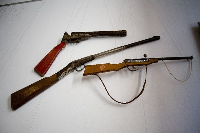 Mums favorite game with her family was    Wooden Gun