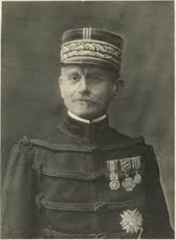 El general Maunoury sufre el ataque alemán