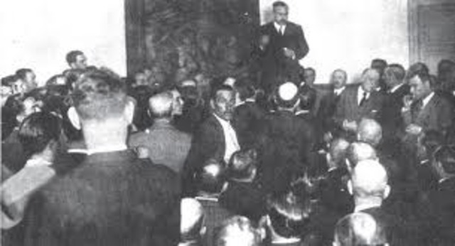 Se inaugura el Círculo Monárquico en Madrid