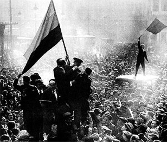 Se declara la II República