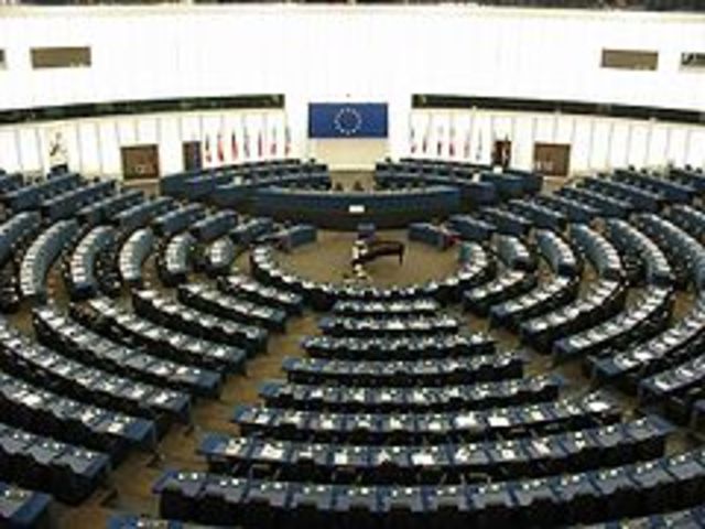 Primera elección por sufragio universal directo del Parlamento Europeo.