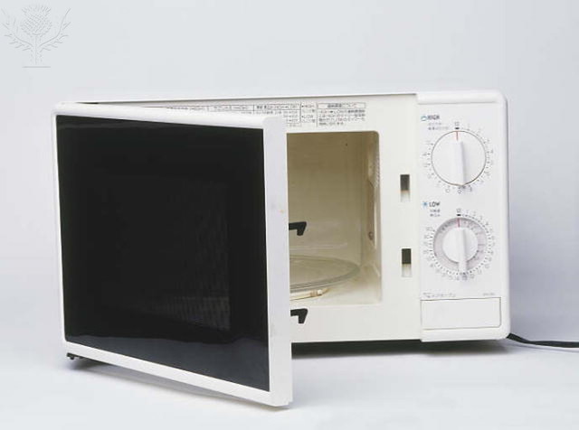 my moms microwave gave  her quicer  meal time