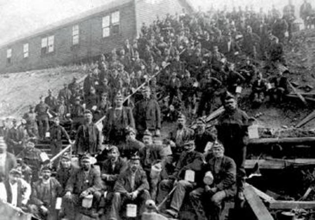 (1835) a découvert du charbon sur l'île de Vancouver