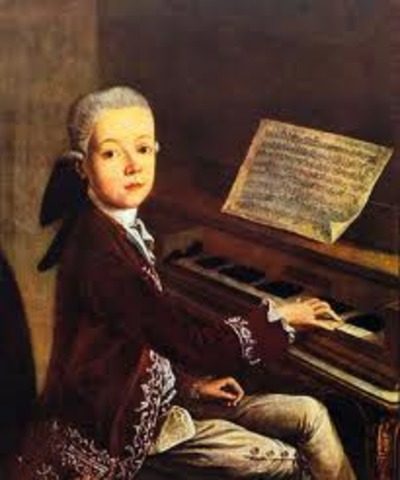 Wolfgang Amadeus Mozart comenzó a componer minuetos a los cinco años.