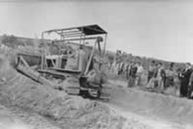 Invention of the Bulldozer